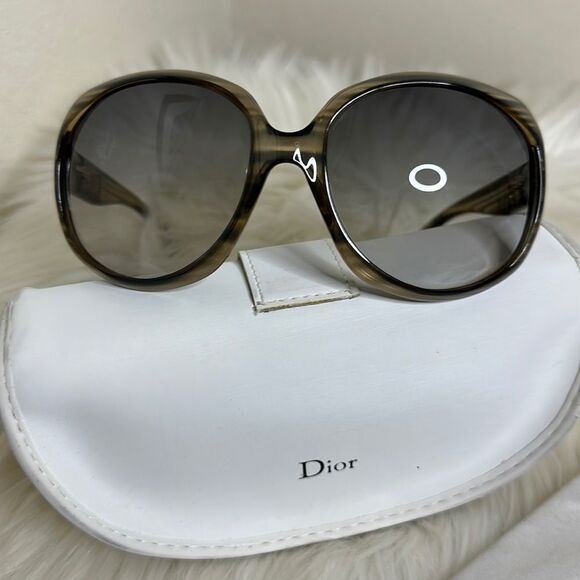 ?Authentic Dior  Sunglasses with Case?